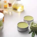 vari prodotti e creme naturali